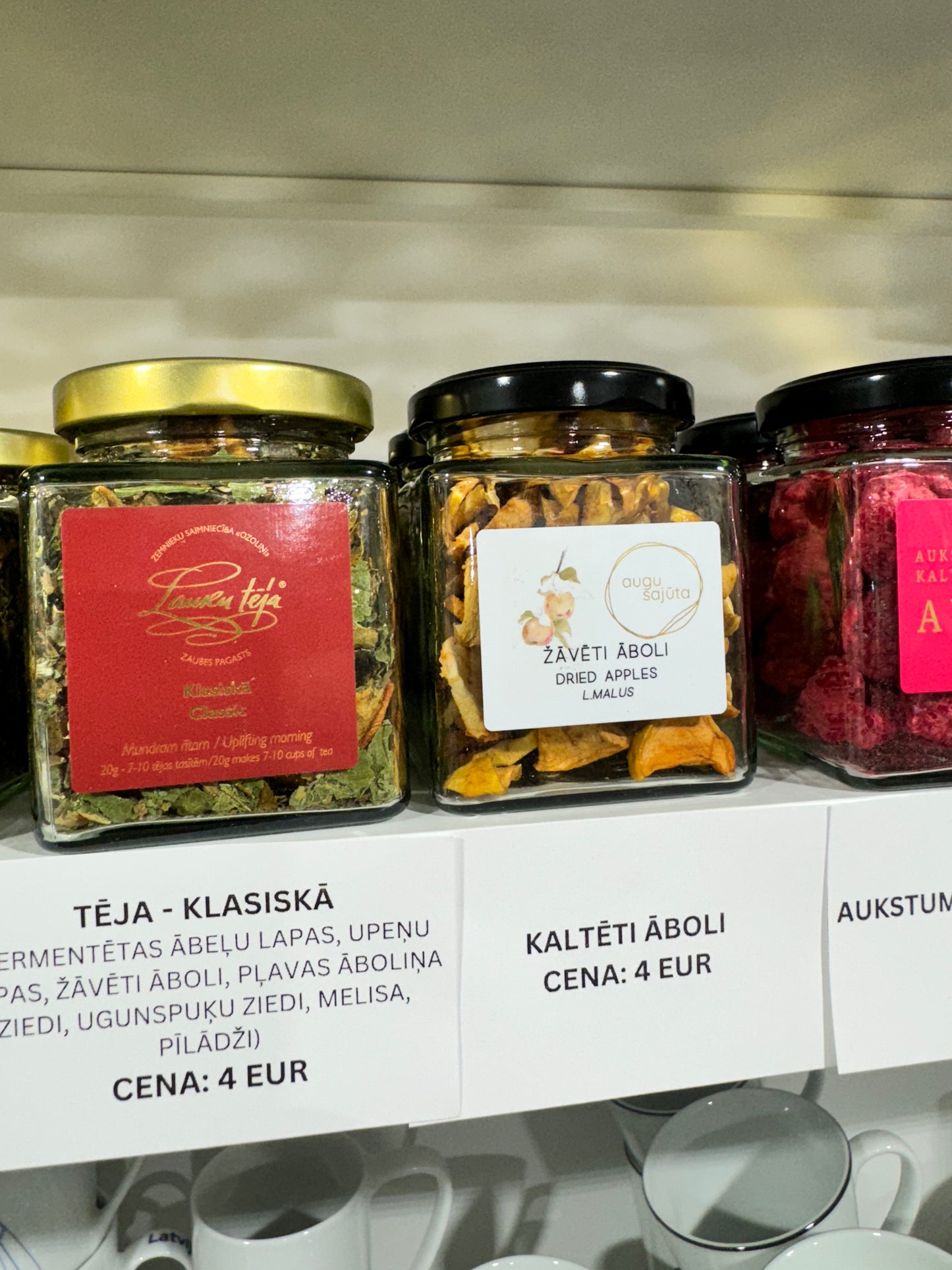 Tēja ar žāvētiem āboliem
