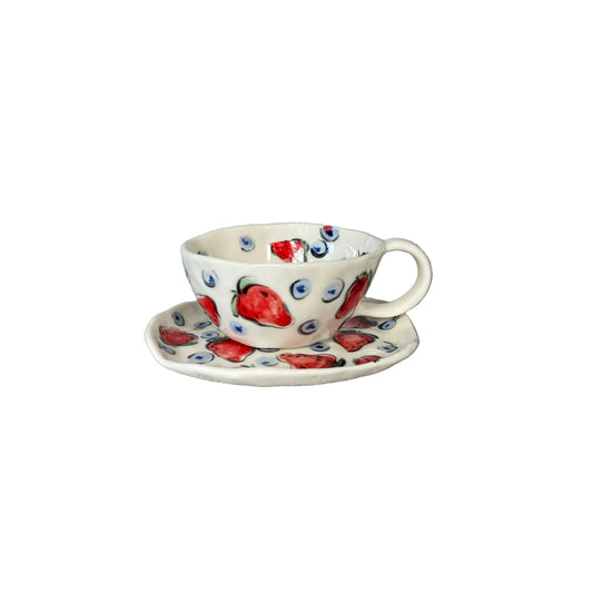 Porcelāna tase ar apakštasi - Zemene