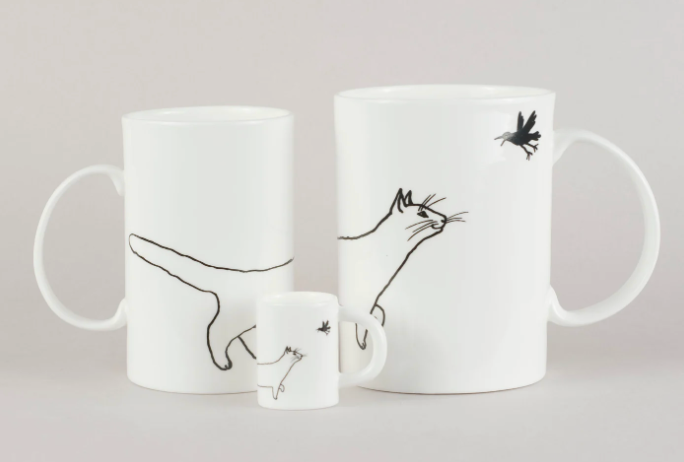 Piebalgas porcelāna krūze - Kaķis ar putnu, 400ml